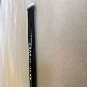 Marc Jacobs The Conceal Brush No. 14
